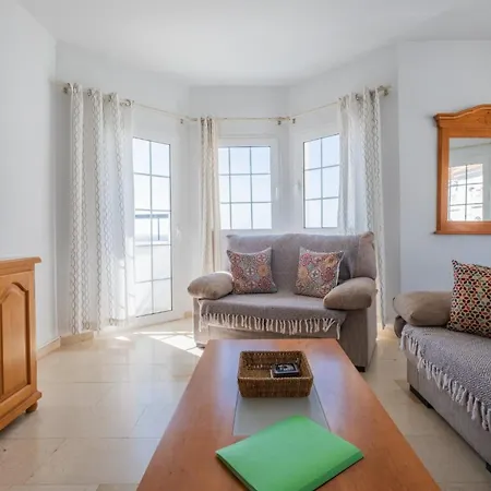 Apartamento 5 Chaparil Beach, Flat 3 With Sea Views *