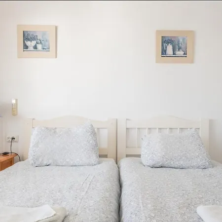 Apartman 5 Chaparil Beach, Flat 3 With Sea Views Nerja