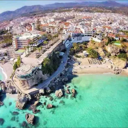 Apartment 5 Chaparil Beach, Flat 3 With Sea Views Nerja