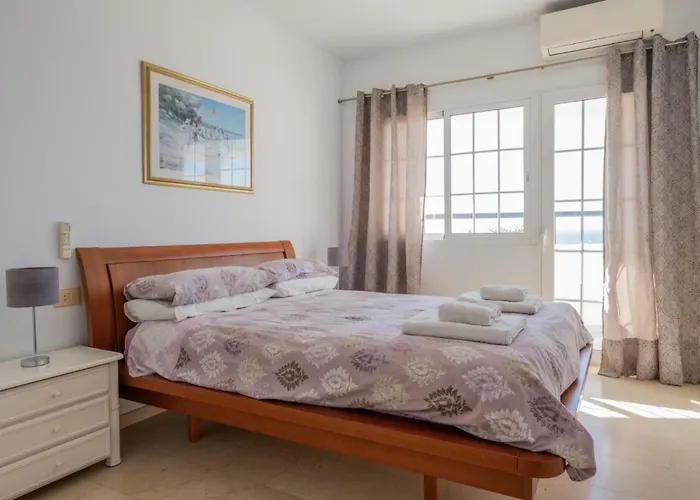 Apartament 5 Chaparil Beach, Flat 3 With Sea Views