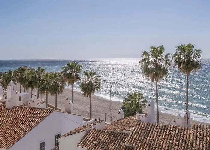 5 Chaparil Beach, Flat 3 With Sea Views Apartament Nerja