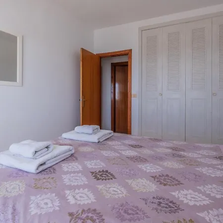 5 Chaparil Beach, Flat 3 With Sea Views Apartamento *