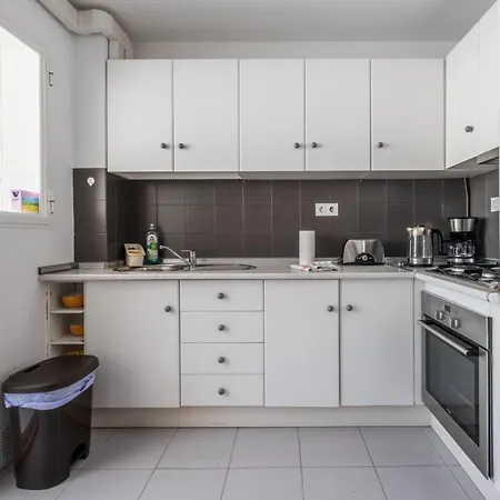 5 Chaparil Beach, Flat 3 With Sea Views Apartamento